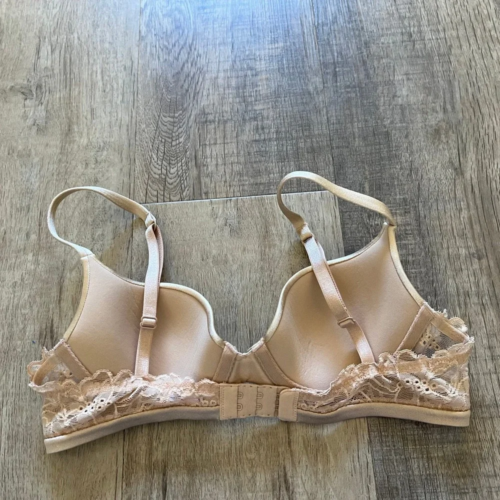 Victorias Secret Nude Lace Trim Push Up Bra 34A Champagne Shimmer 5237